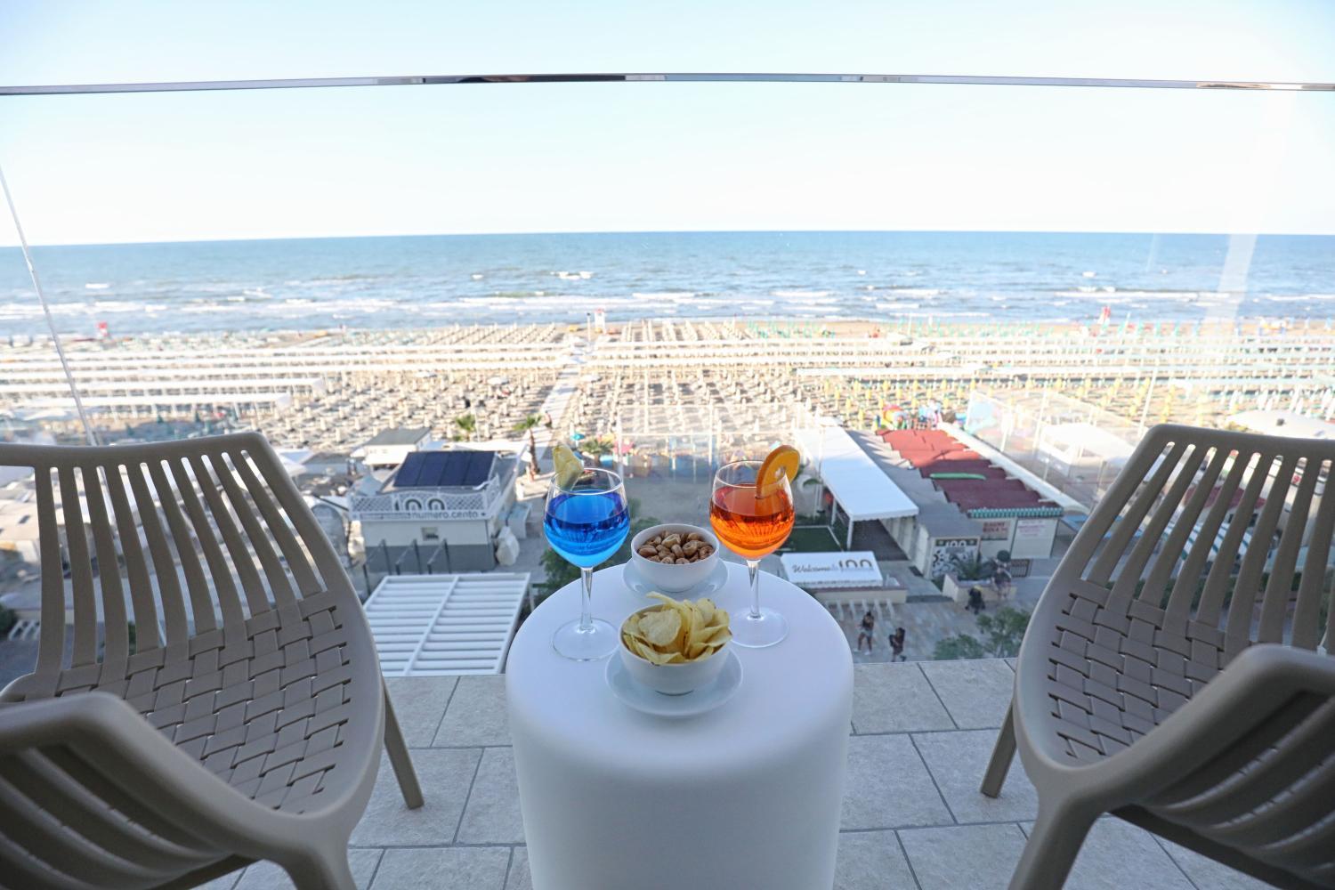 Hotel Daniel'S Fronte Mare Риччоне Екстер'єр фото