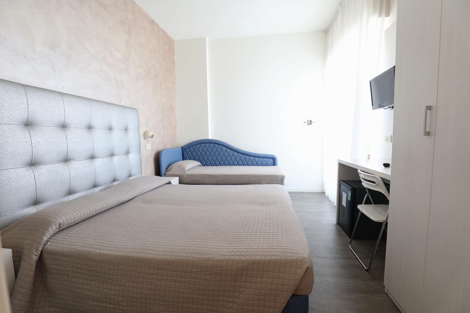 Hotel Daniel'S Fronte Mare Риччоне Екстер'єр фото
