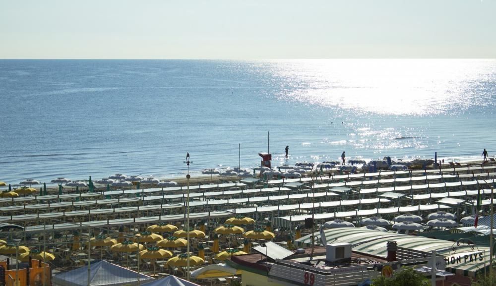 Hotel Daniel'S Fronte Mare Риччоне Екстер'єр фото